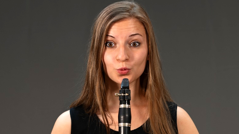 An astonished looking clarinettist