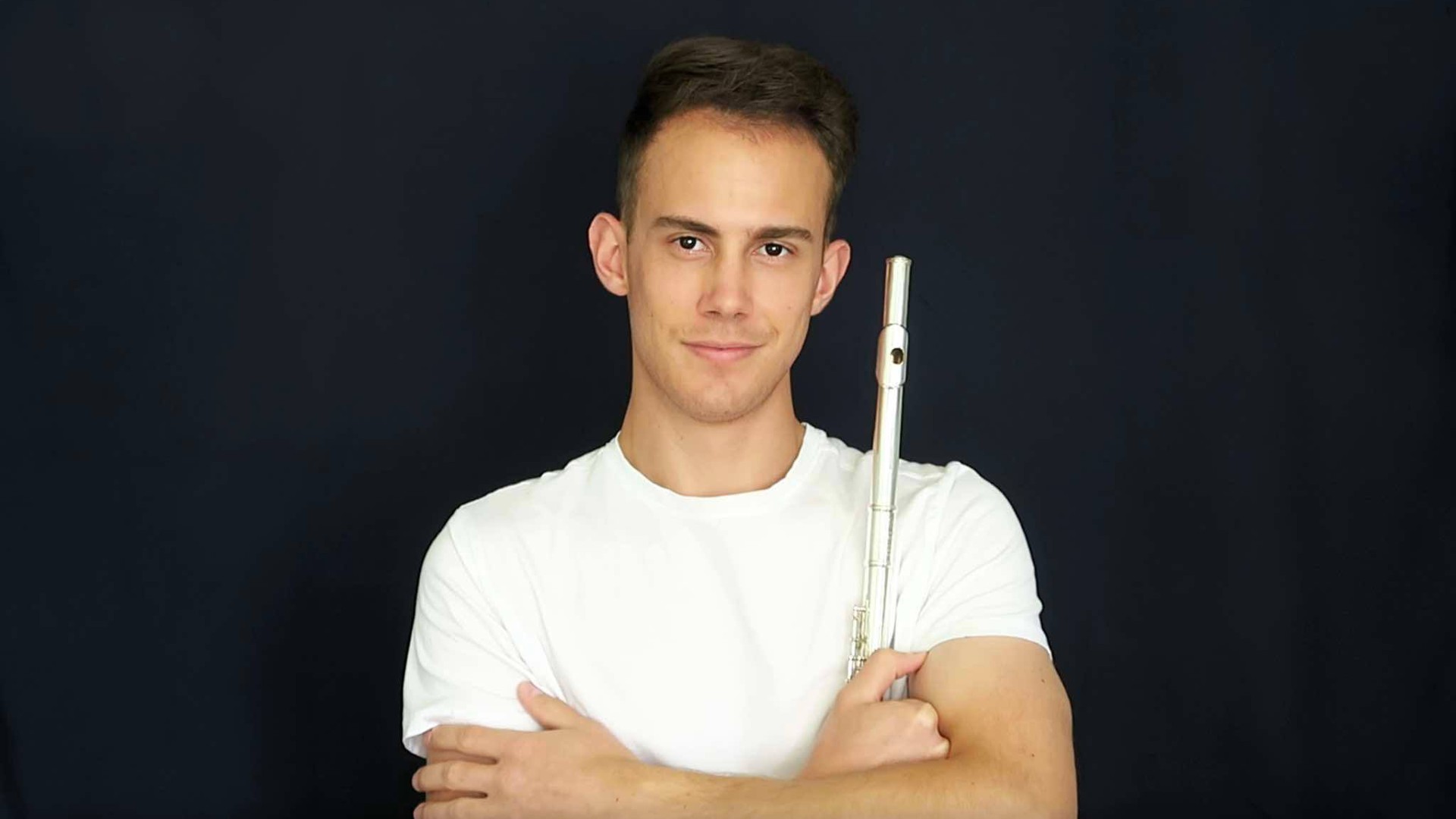 Ethan Nylander mit Querflöte