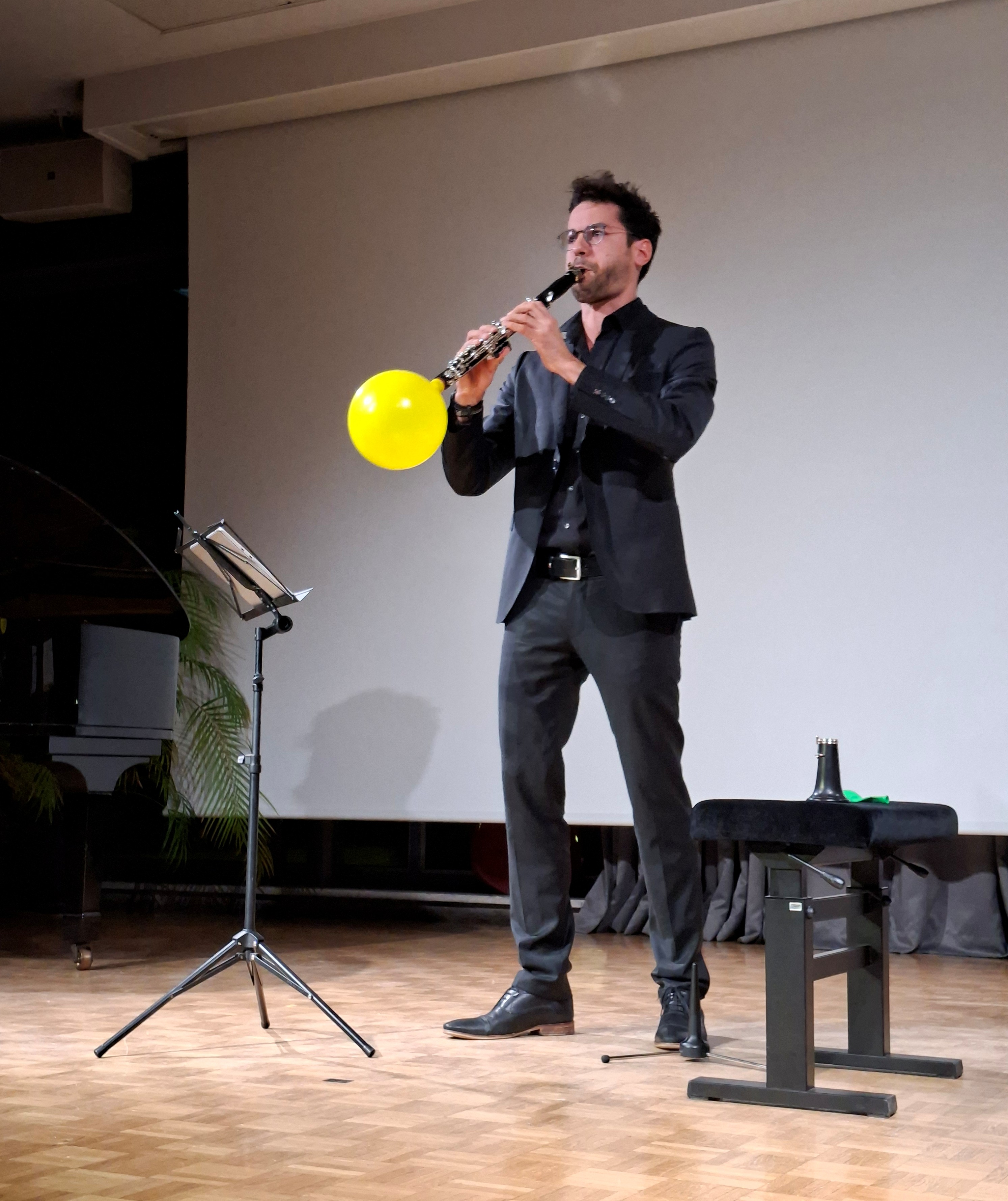 Klarinettist auf Bühne