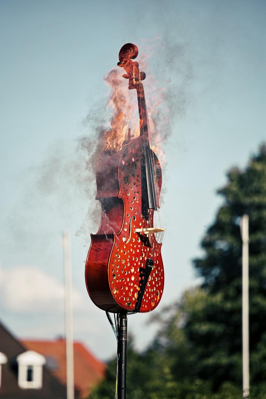 brennendes Cello