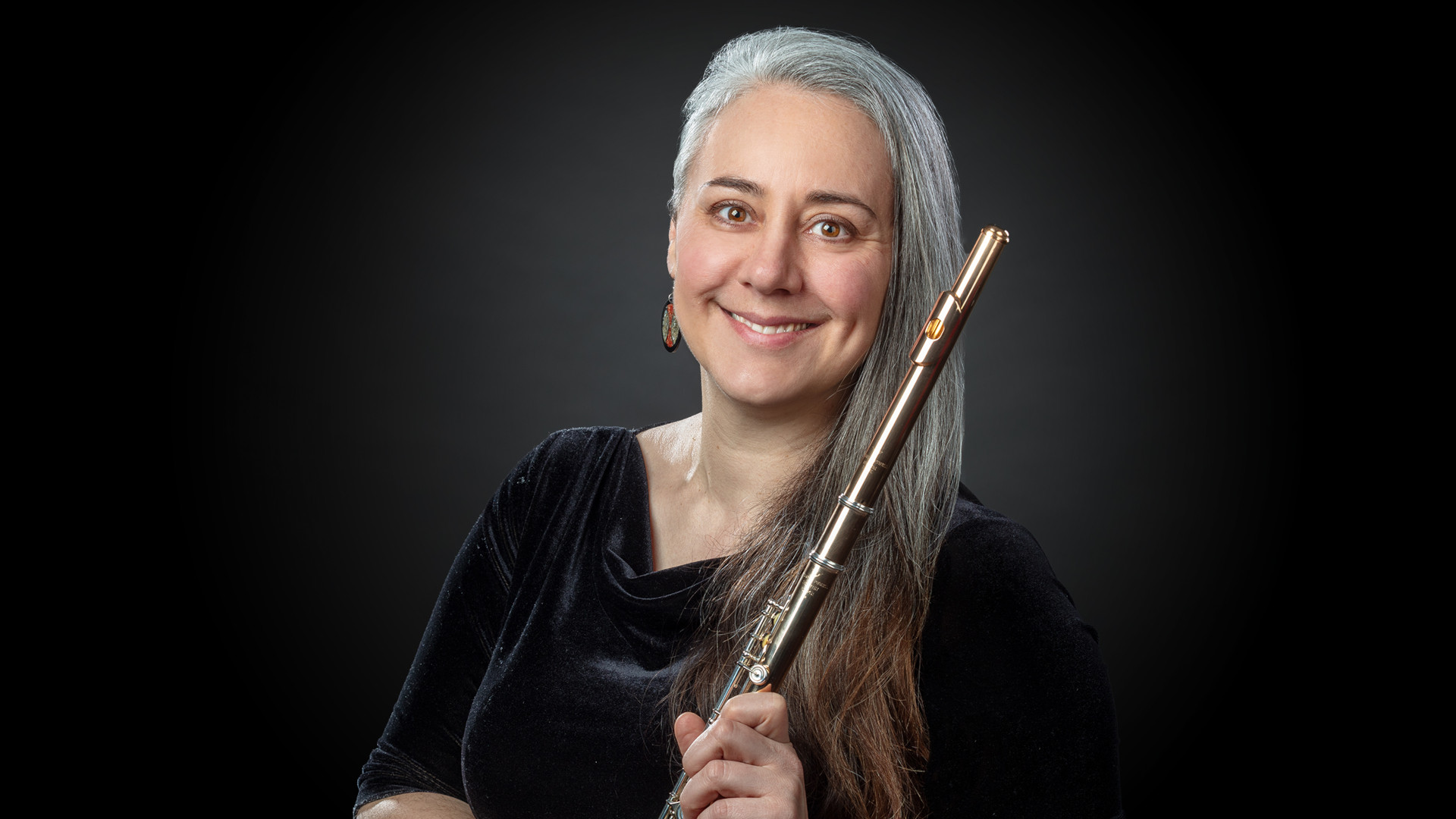 Claire Garde mit Querflöte