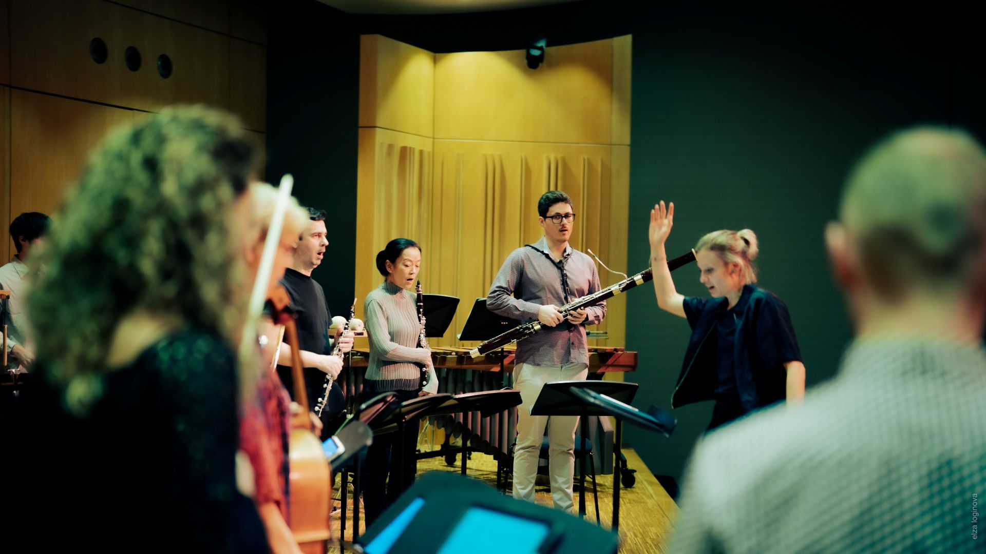 Ensemble Recherche und Studierende bei der Probe im Kammermusiksaal