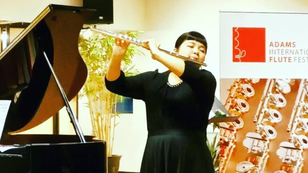 Die Flötistin Yui Sakata