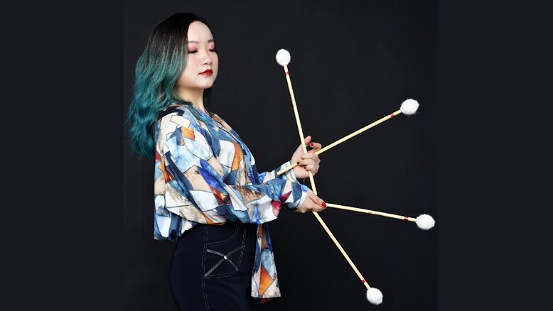 Die Schlagzeugerin Jieru Ma