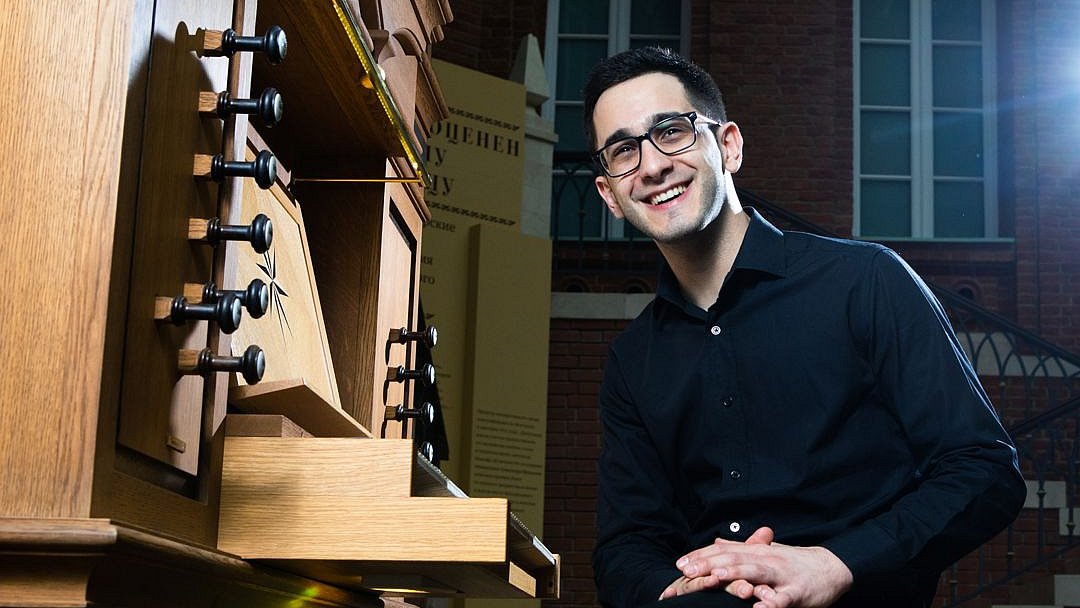 Pedro Gomez wird Kirchenmusiker in München