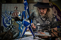 Wolfgang Beltracchi arbeitet in seinem Atelier an einer Skulptur