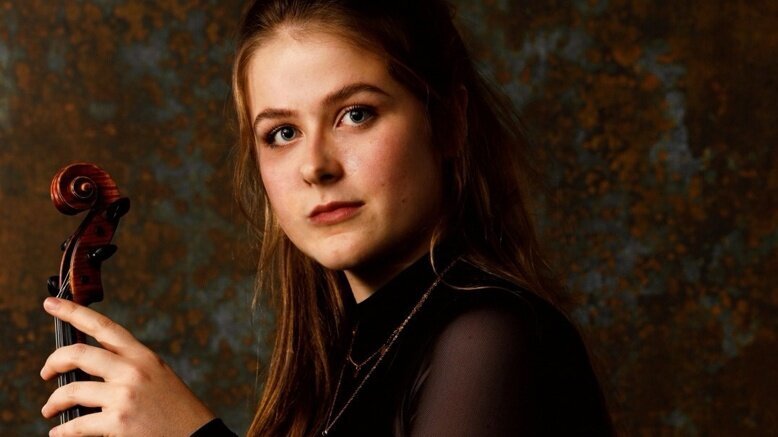 Porträt der Geigerin Katharina von Behren