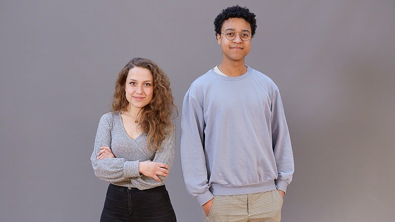 Eine Schulmusikstudentin und ein Schulmusikstudent