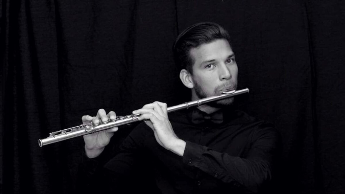 Absolvent Etni Molletones ist Solo-Flötist in Zürich - Hochschule für ...