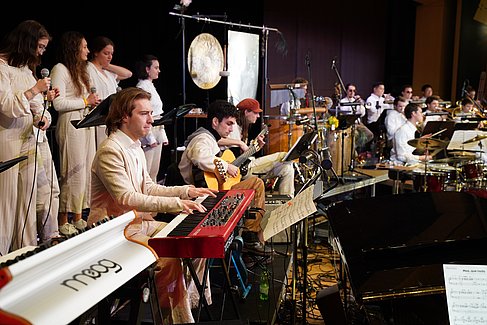 Jazz/Pop-Ensembles auf der Bühne