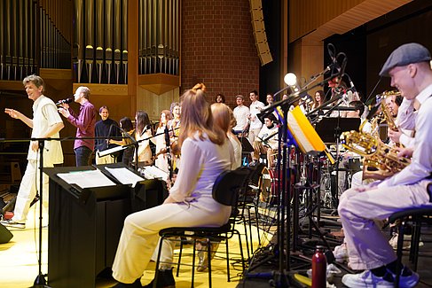 Jazz/Pop-Ensembles auf der Bühne